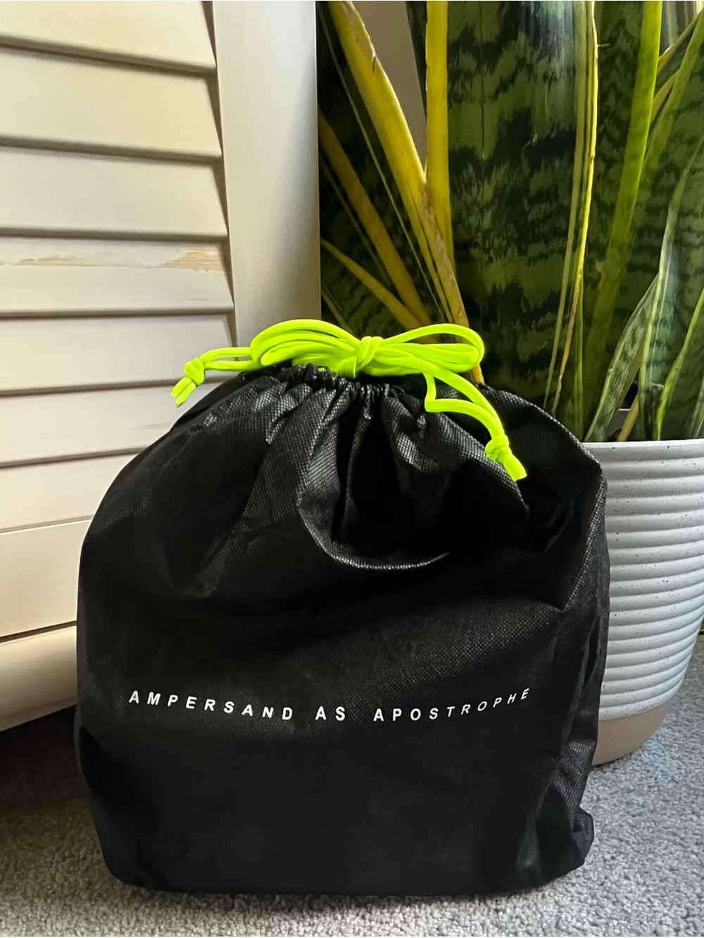 NWT Ampersand as Apostrophe Genuine Leather Micro Tote in Neon Pink Python - Picture 9 of 9